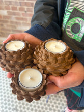 Load image into Gallery viewer, Pinecone Tea Light Candle