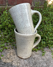 Load image into Gallery viewer, Traditional Pottery Mug
