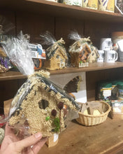 Load image into Gallery viewer, Cottage Birdseed House