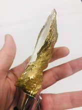 Load image into Gallery viewer, Oyster Shell Wine Stopper