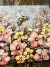 Load image into Gallery viewer, Floral Bee Canvas