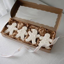 Load image into Gallery viewer, Gingerbread Family Candle Set