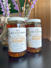 Load image into Gallery viewer, Pinebluff Wildflower Honey
