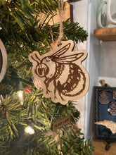 Load image into Gallery viewer, Bee Wood Ornament