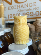 Load image into Gallery viewer, Beeswax Owl Candle