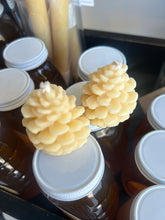 Load image into Gallery viewer, Mini Pinecone Candles - Set of 2