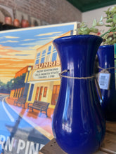 Load image into Gallery viewer, Ceramic American Blue Vase
