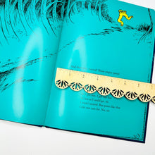 Load image into Gallery viewer, Scallop Ruler