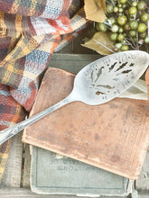 Load image into Gallery viewer, Vintage Stamped Pie Server
