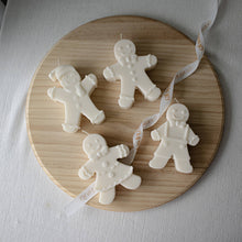 Load image into Gallery viewer, Gingerbread Family Candle Set