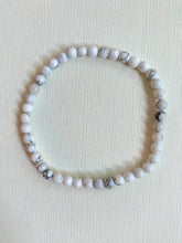 Load image into Gallery viewer, Howlite Bracelet