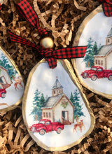 Load image into Gallery viewer, Christmas Cardinal Tree Oyster Ornament