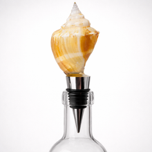 Load image into Gallery viewer, Natural Spiral Conch Wine Stopper